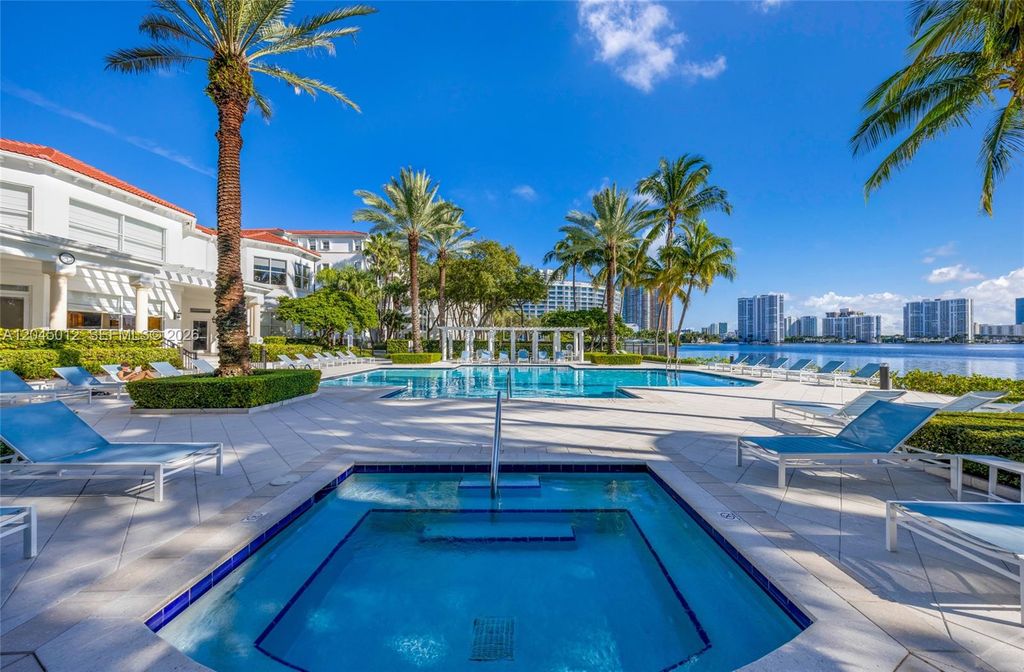 3255 NE 184th St 12112, Aventura, FL 33160