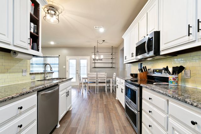 107 Ashlyn Court, Whitesboro, TX 76273