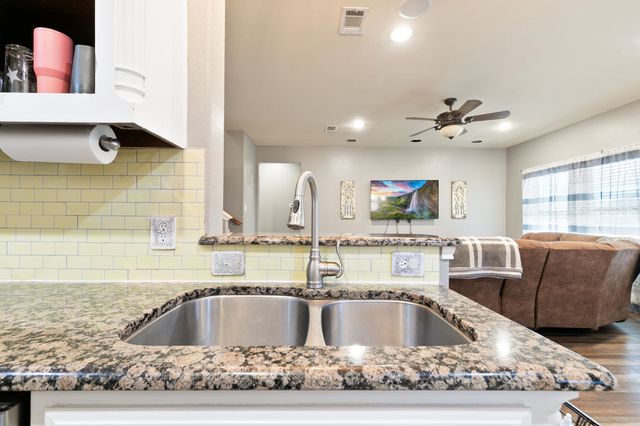 107 Ashlyn Court, Whitesboro, TX 76273
