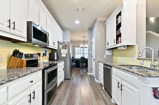107 Ashlyn Court, Whitesboro, TX 76273