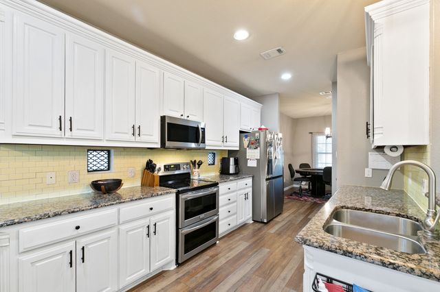 107 Ashlyn Court, Whitesboro, TX 76273