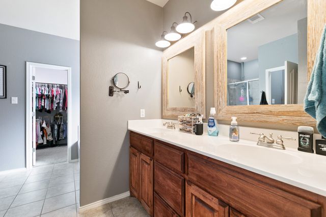 107 Ashlyn Court, Whitesboro, TX 76273