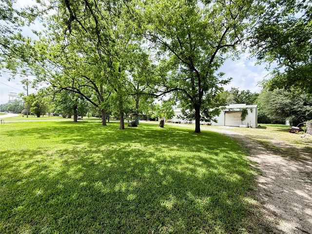 708 W Railroad, Buffalo, TX 75831