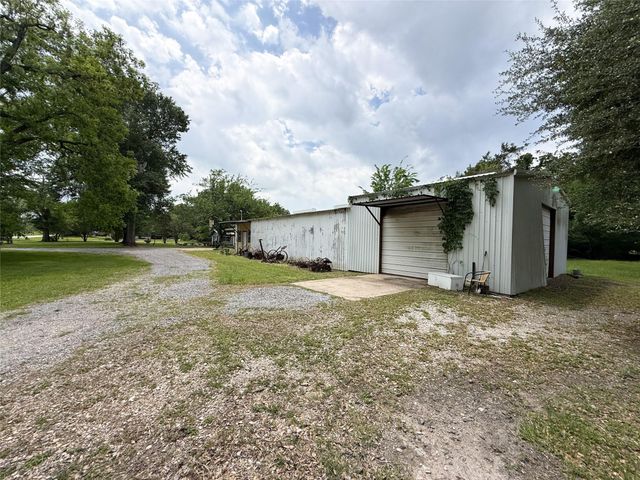 708 W Railroad, Buffalo, TX 75831