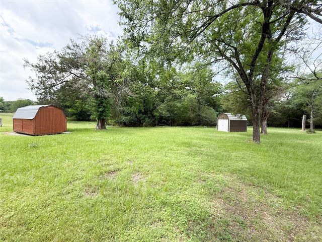 708 W Railroad, Buffalo, TX 75831