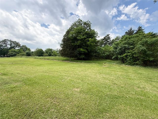 708 W Railroad, Buffalo, TX 75831