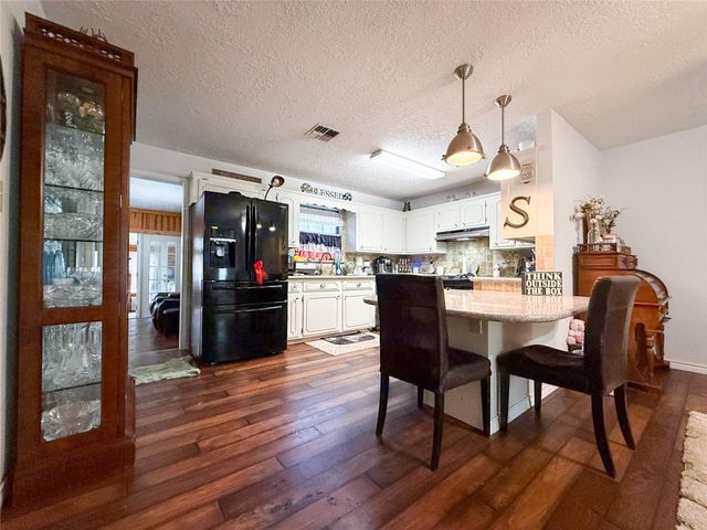 708 W Railroad, Buffalo, TX 75831