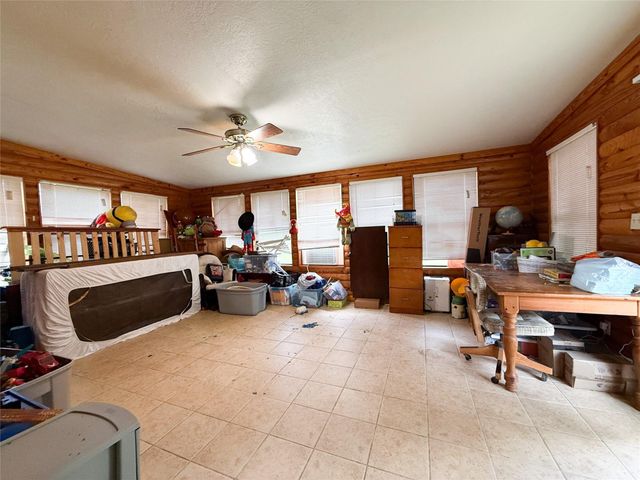 708 W Railroad, Buffalo, TX 75831