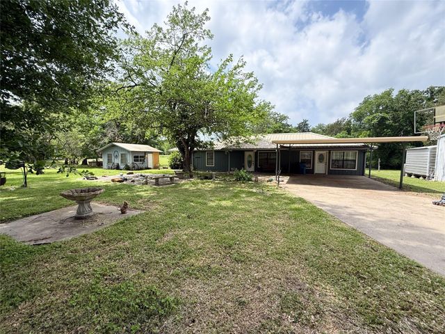 708 W Railroad, Buffalo, TX 75831