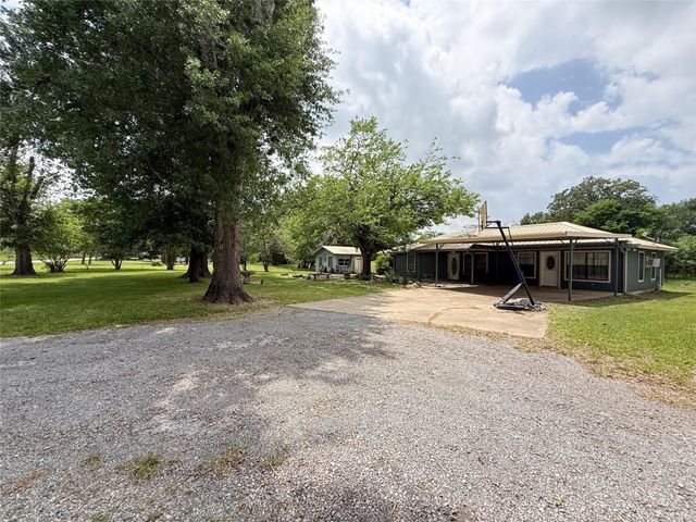 708 W Railroad, Buffalo, TX 75831