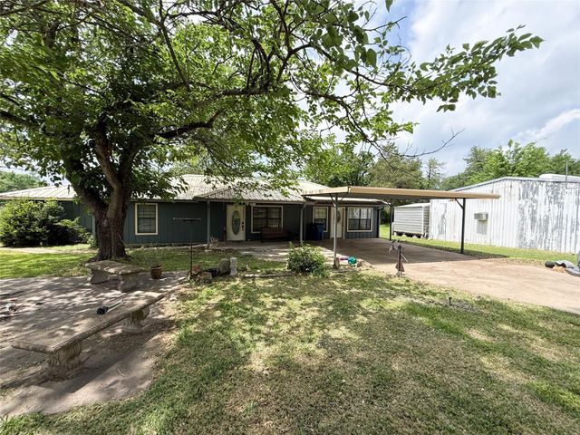 708 W Railroad, Buffalo, TX 75831