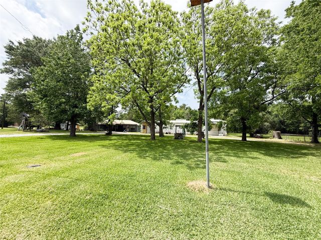 708 W Railroad, Buffalo, TX 75831