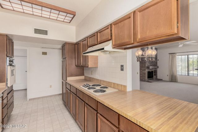 1409 W Calle Mendoza, Green Valley, AZ 85622