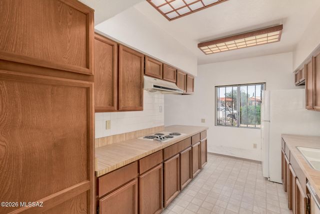 1409 W Calle Mendoza, Green Valley, AZ 85622