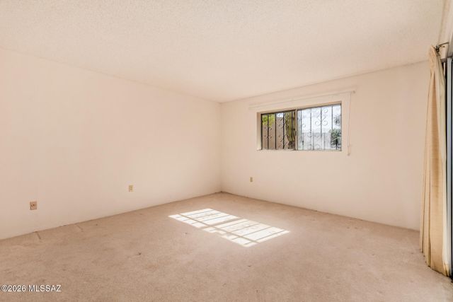 1409 W Calle Mendoza, Green Valley, AZ 85622