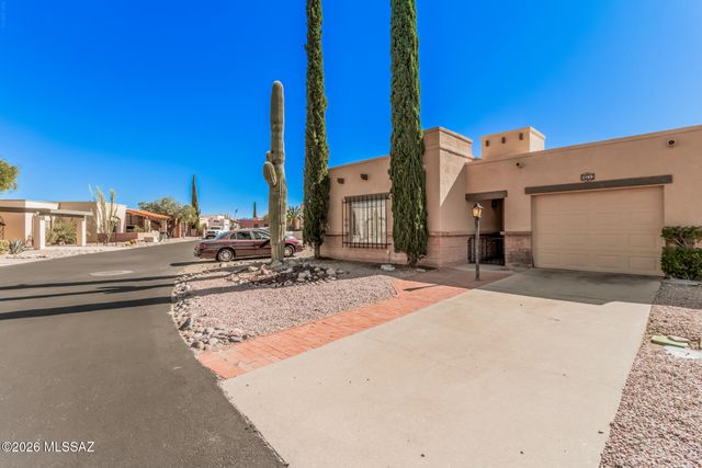1409 W Calle Mendoza, Green Valley, AZ 85622