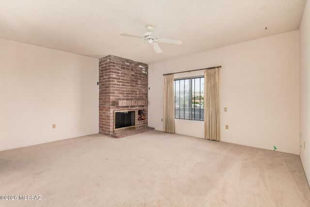 1409 W Calle Mendoza, Green Valley, AZ 85622