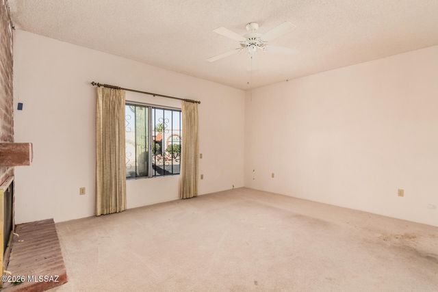 1409 W Calle Mendoza, Green Valley, AZ 85622