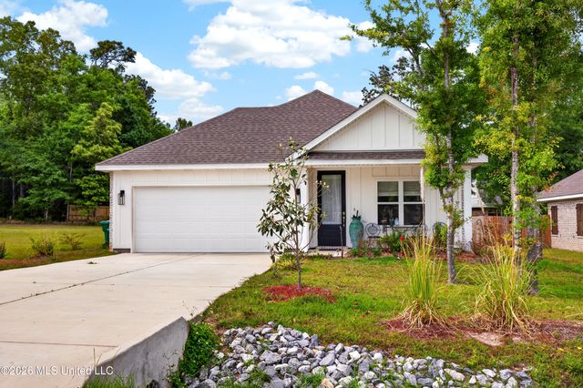 10847 Ala Moana Street, Diamondhead, MS 39525