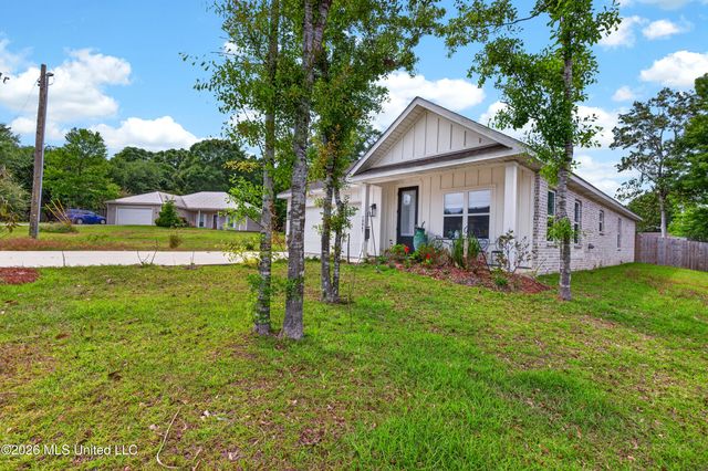 10847 Ala Moana Street, Diamondhead, MS 39525