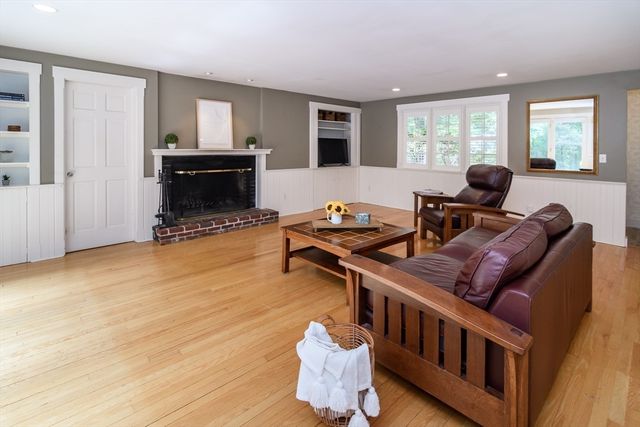 6 Brook Street, Sherborn, MA 01770