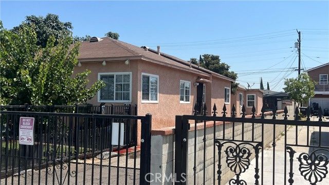 646 S Kern Avenue, East Los Angeles, CA 90022