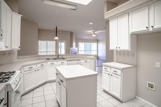 6823 Woodcrest Lane, Sachse, TX 75048