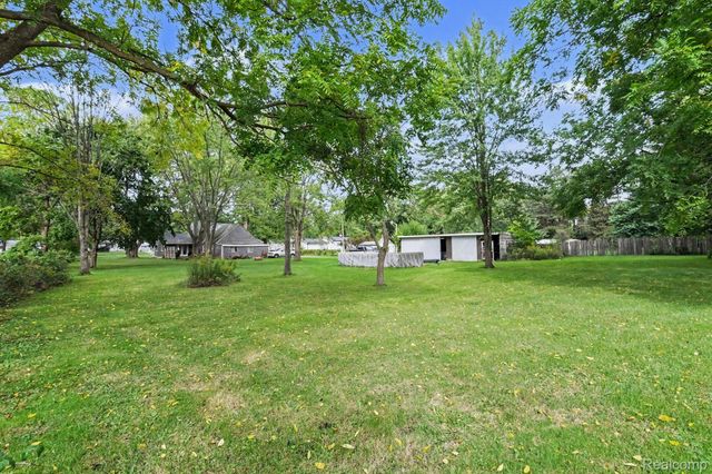 4129 Moulton Drive, Flint Charter Township, MI 48507