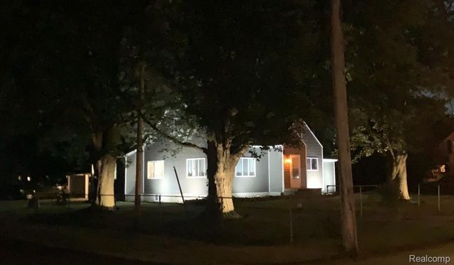 4129 Moulton Drive, Flint Charter Township, MI 48507