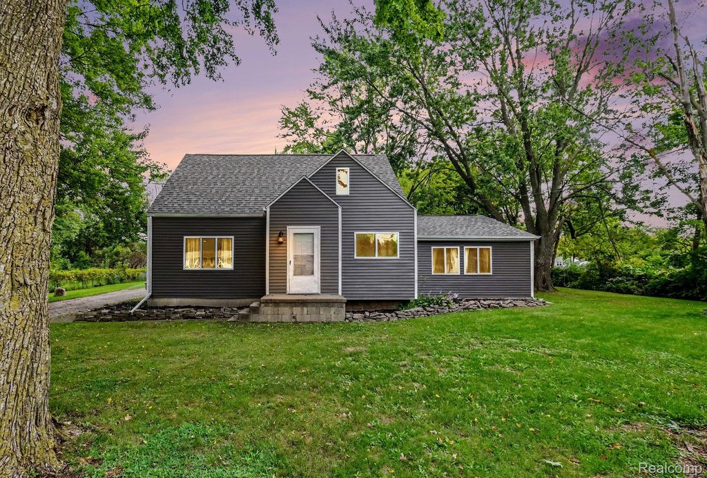 4129 Moulton Drive, Flint Charter Township, MI 48507