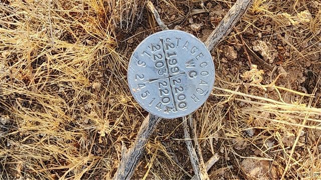 2204 S Six Shooter Road, Yucca, AZ 86438