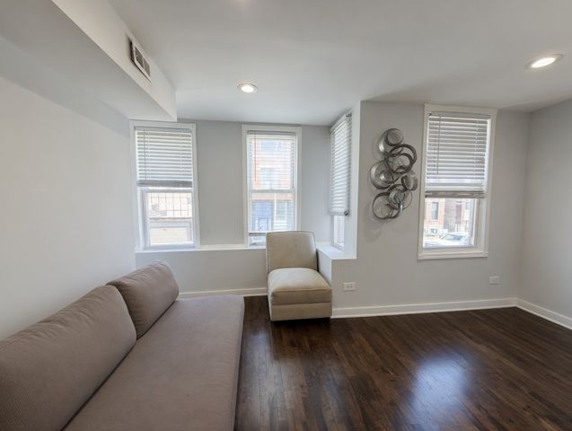 1849 W Augusta Boulevard 2, Chicago, IL 60622