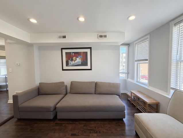 1849 W Augusta Boulevard 2, Chicago, IL 60622