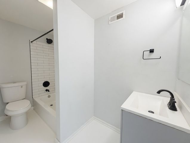 1849 W Augusta Boulevard 2, Chicago, IL 60622