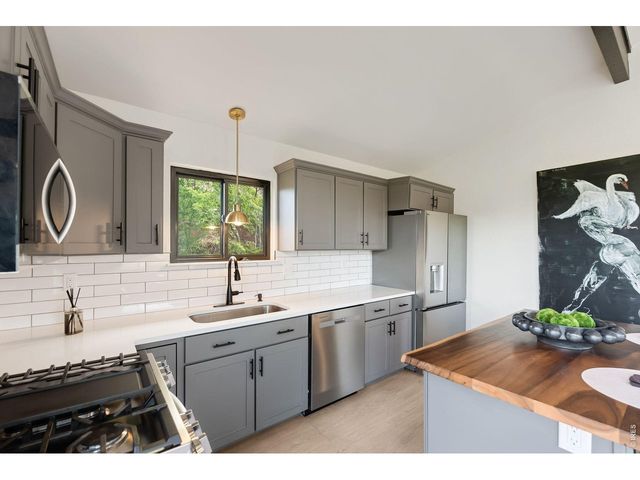 926 4th Ave, Lyons, CO 80540