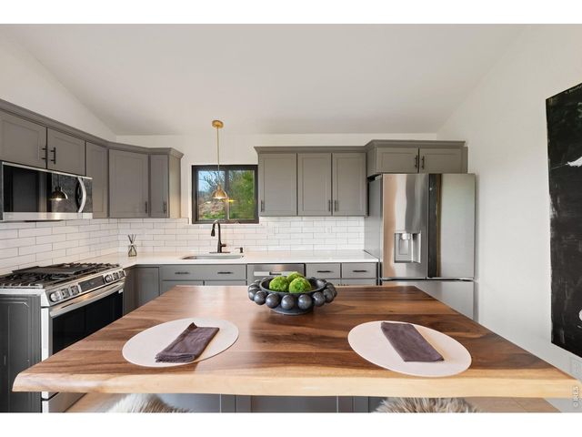 926 4th Ave, Lyons, CO 80540