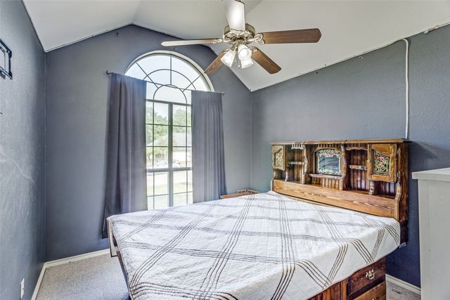 106 King Arthur Court, Weatherford, TX 76086