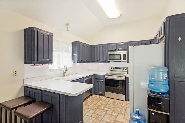 106 King Arthur Court, Weatherford, TX 76086