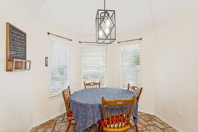 106 King Arthur Court, Weatherford, TX 76086