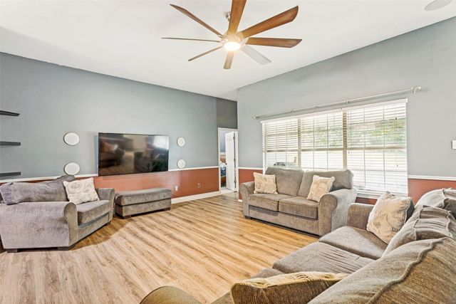 106 King Arthur Court, Weatherford, TX 76086