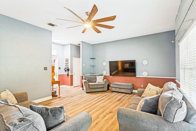 106 King Arthur Court, Weatherford, TX 76086