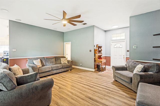 106 King Arthur Court, Weatherford, TX 76086