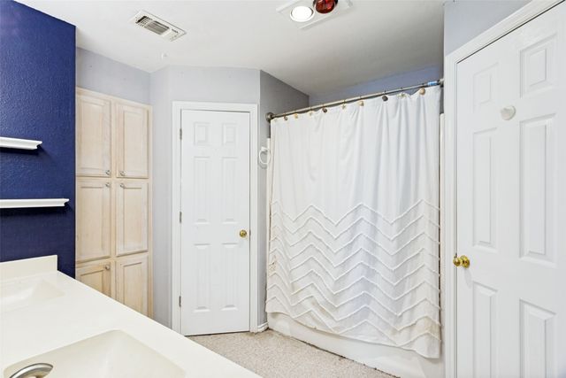 106 King Arthur Court, Weatherford, TX 76086