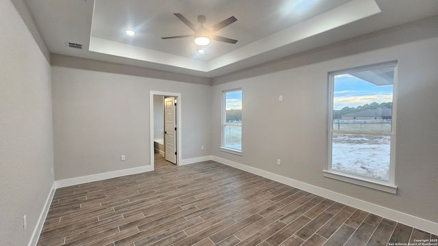 174 Pine Valley, La Vernia, TX 78121