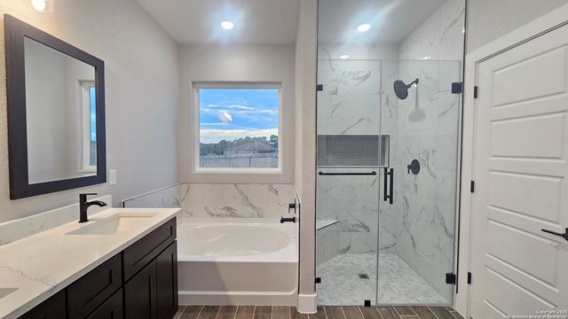 174 Pine Valley, La Vernia, TX 78121