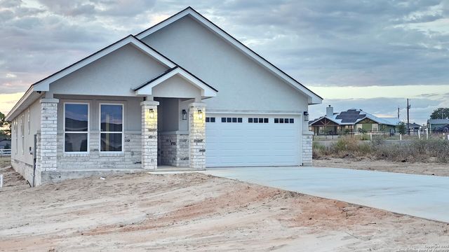 174 Pine Valley, La Vernia, TX 78121