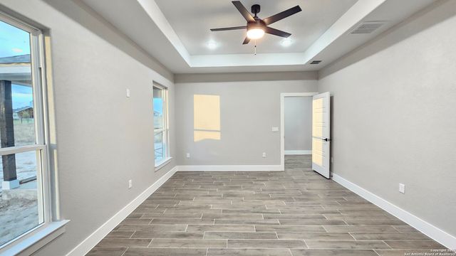 174 Pine Valley, La Vernia, TX 78121