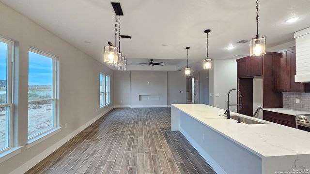 174 Pine Valley, La Vernia, TX 78121