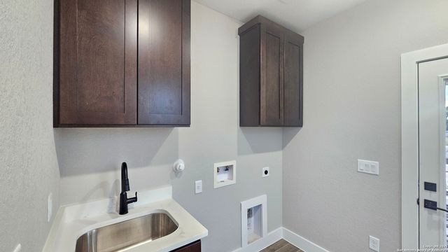 174 Pine Valley, La Vernia, TX 78121