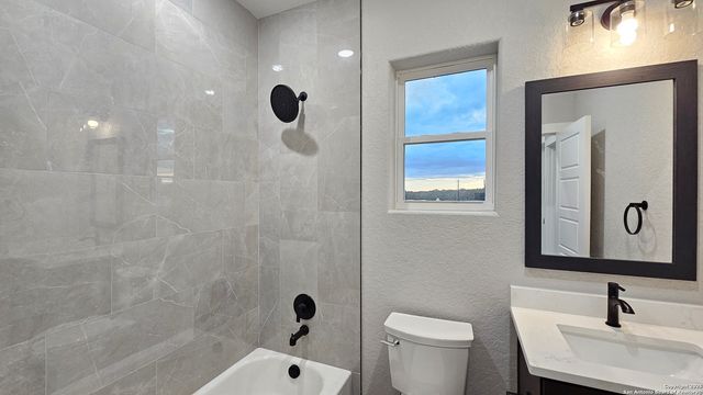 174 Pine Valley, La Vernia, TX 78121